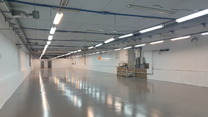 Под наем промишлено помещение с обща ЗП 1500 кв .м., двор 3.5 дка, в ...